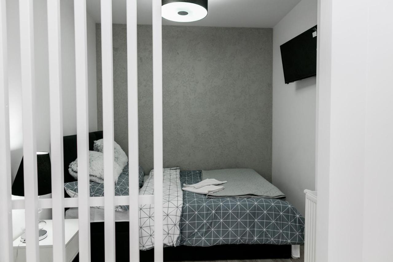 Apartament Z Lozem Malzenskim - Bezplatny Parking ポズナン エクステリア 写真